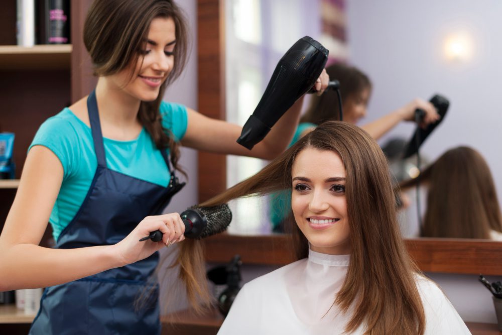 Benefits of Buying a Ladies Beauty Salon Business