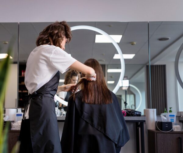 How to Choose the Right Saloon for Sale in Dubai for Long-Term Growth